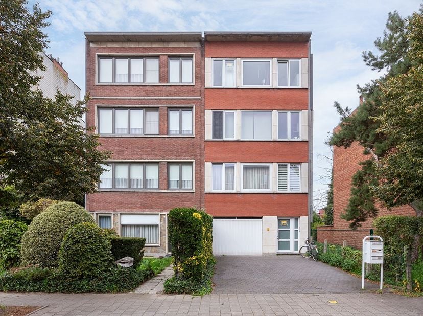 Appartement te koop in Grasmuslaan 27 - a,
                    2660 Hoboken