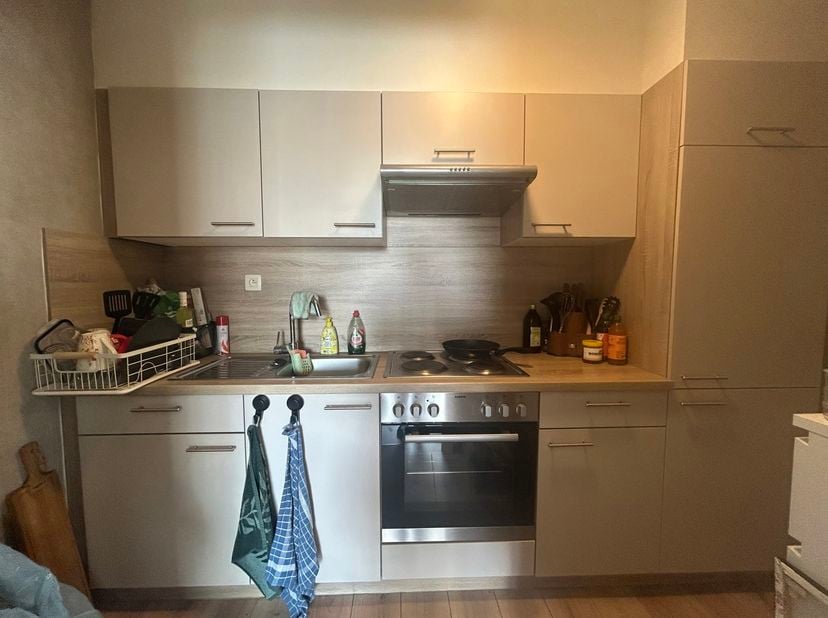 Dit appartement gelegen op de tweede verdieping is te bereiken via de trap/lift. <br />
Ben jij op zoek naar een appartement midden in het centrum van
