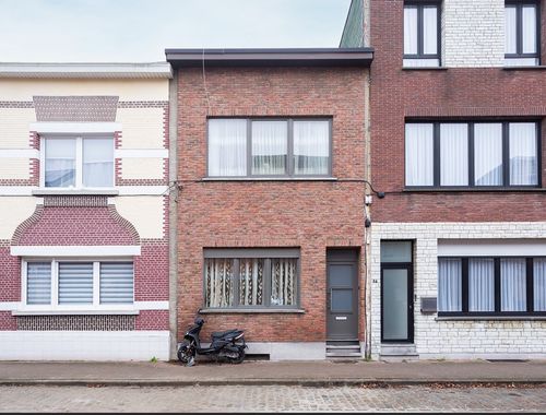                                         Woning te koop in Wilrijk, € 172.000

