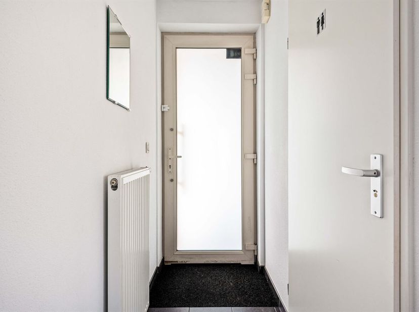 Duplex 1 slaapkamerappartement in centrum Geel.<br />
Indeling: woonkamer/keuken, berging, badkamer, slaapkamer, toilet.<br />
Dit appartement bevindt