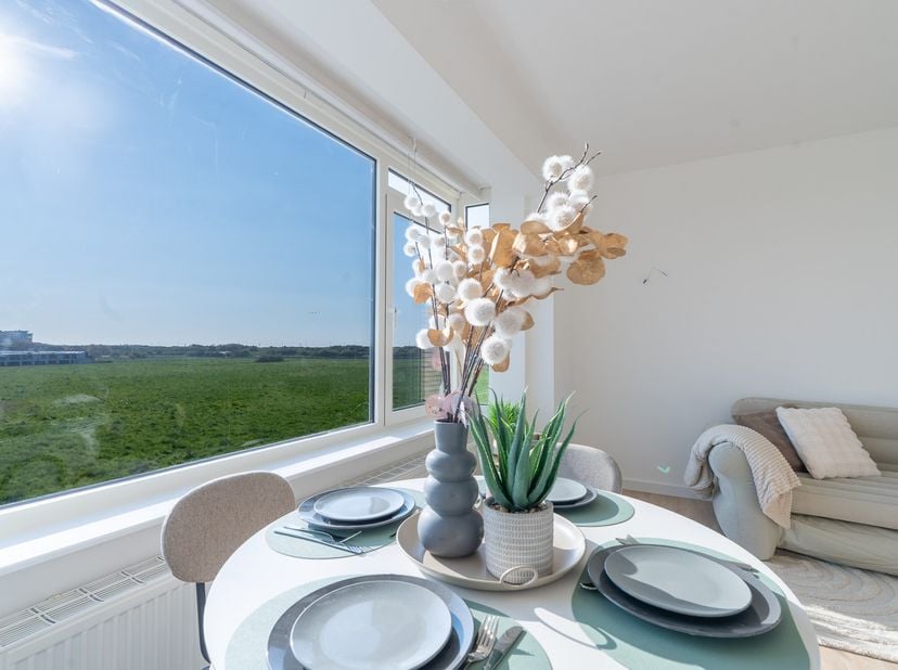 Cet appartement prêt à emménager, à vendre à Mariakerke, une commune de l'agglomération d'Ostende, est idéalement situé à quelques pas de la mer et de