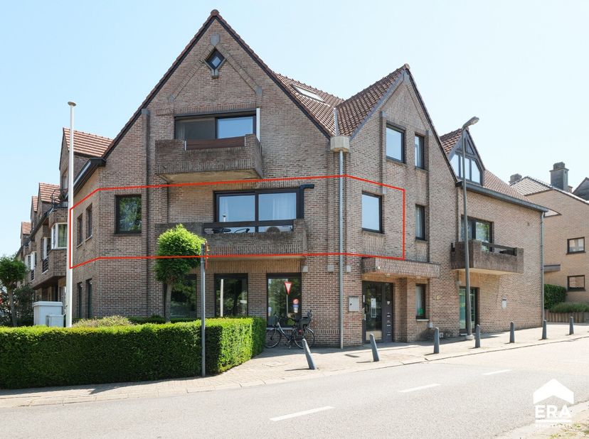 Te koop: instapklaar appartement in Sint-Lambrechts-Herk, rustig gelegen in het centrum en vlakbij de autostrade en belangrijke invalswegen.Voor meer