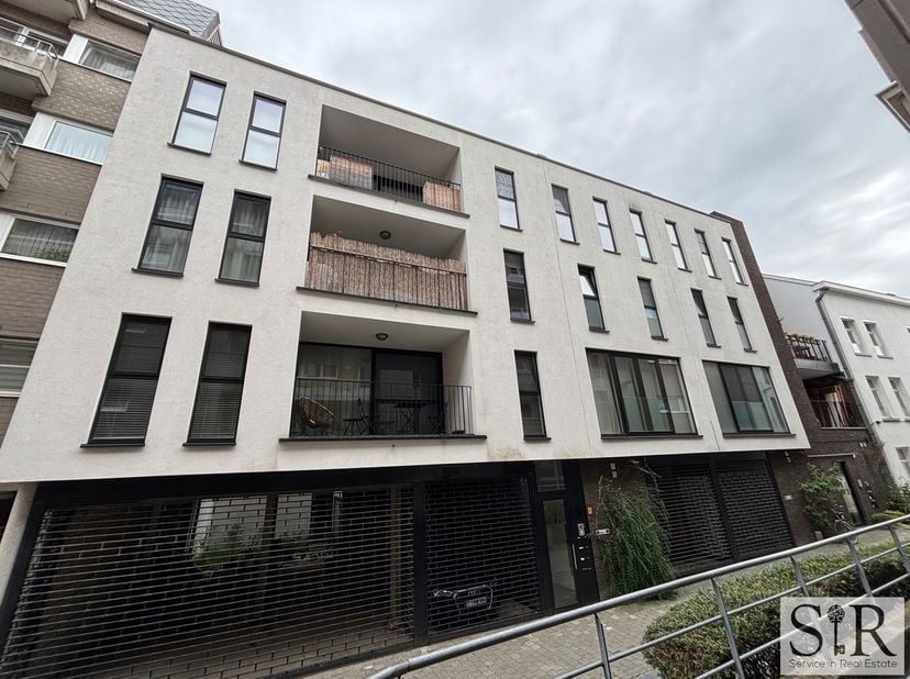 Dit lichtrijke appartement ligt op een boogscheut van de Grote Markt en de Veemarkt in Mechelen, dankzij deze uitstekende ligging zit je pal in het hi