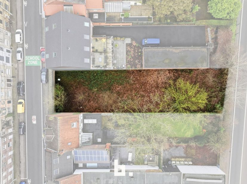 Op zoek naar de ideale locatie om uw droomwoning te realiseren? U wenst een ruime woning in de stad te combineren met de koelte van een riante groen t