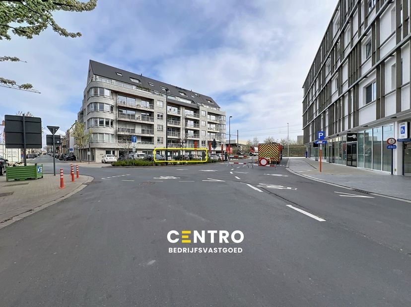 Bien professionnel à vendre
                    à 8800 Roeselare