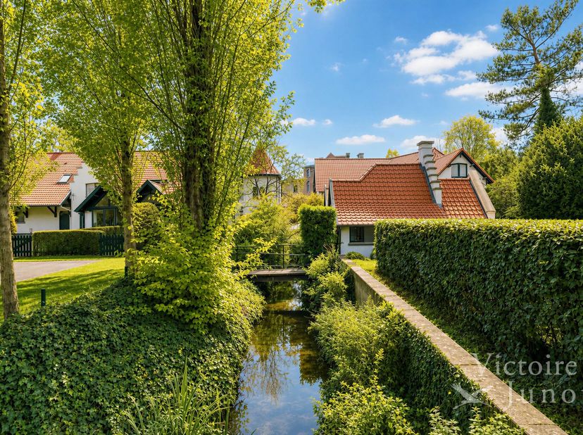 WSP : Au coeur de cet exceptionnel domaine de 2 hectares<br />
comprenant 12 résidences prestigieuses, de vastes jardins paysagers,un étang, à quelque