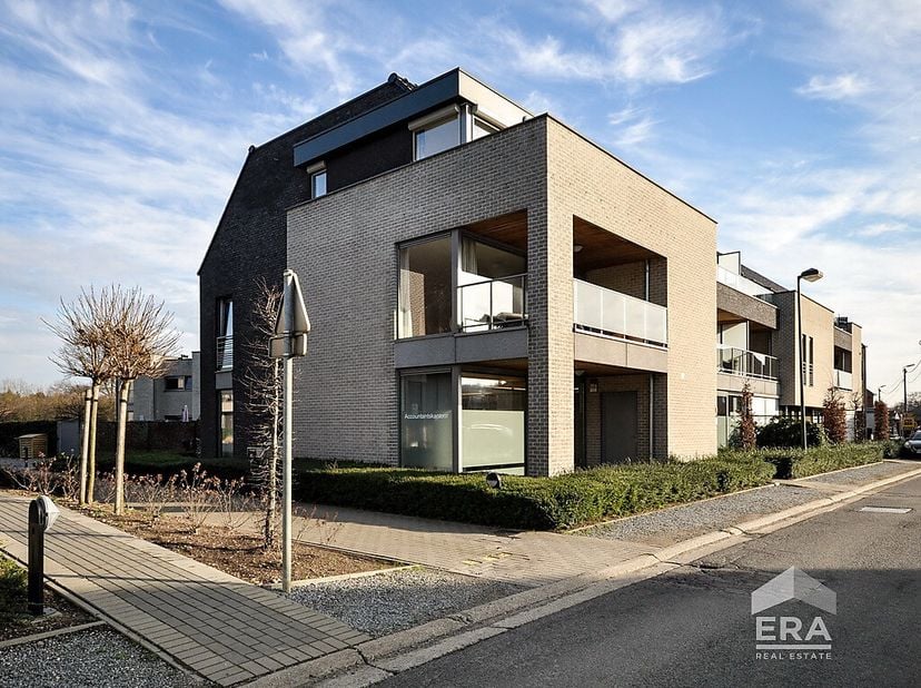 Te koop: Verzorgd gappartement in het centrum van Tielt-Winge, op wandelafstand van scholen, openbaar vervoer en het administratief centrum.Dit appart