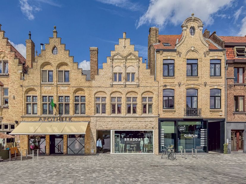 Bedrijfsvastgoed te huur in Grote Markt 3,
                    8600 Diksmuide