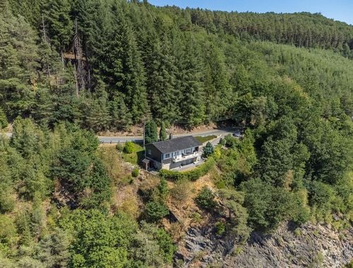                                         Bungalow à louer à Wanne, € 950
