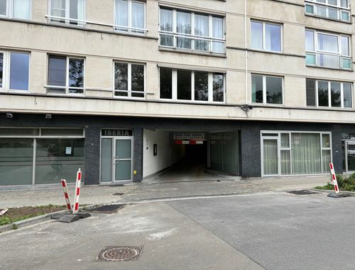                                         Staanplaats te huur in Oostende, € 90

