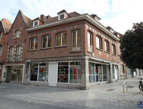                                         Burelencomplex te huur in Tournai, € 670
