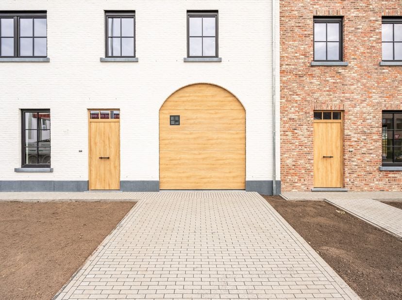 Deze energiezuinige nieuwbouwwoning geniet van een uitstekende ligging in het hart van Weelde. Gelegen in een rustige en kindvriendelijke omgeving bev