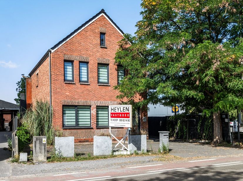 Alleenstaande gezinswoning met zuidwest-georiënteerde tuin <br />
<br />
Bent u op zoek naar een woning met ruimte en tal van mogelijkheden? Dan is