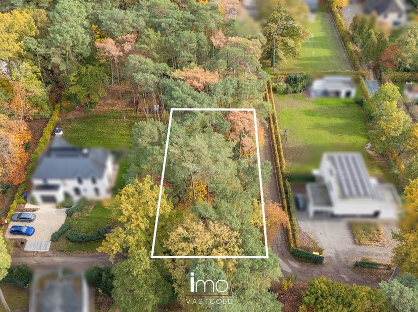 Bouwgrond voor open bebouwing van 15a55ca gelegen in woonpark op een rustige groene locatie te Keerbergen.<br />
Voorschriften:<br />
Minimaal 5m afst