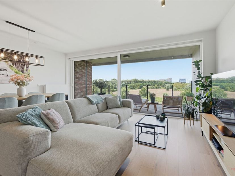 Welkom in dit stijlvolle en instapklare appartement aan de Hundelgemsesteenweg 264A in Ledeberg, Gent.<br />
Dit recente appartement, opgeleverd in 20