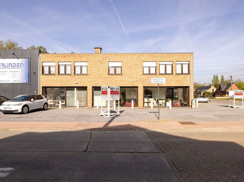 Handelspand met bovenliggend appartement met  3 slaapkamers nabij centrum Beerzel, Putte en Grasheide!  <br />
<br />
Dit commerciële pand is geschi