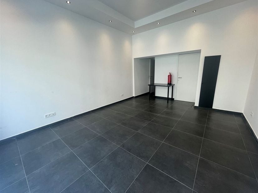 Bien professionnel à louer
                    à 2800 Mechelen