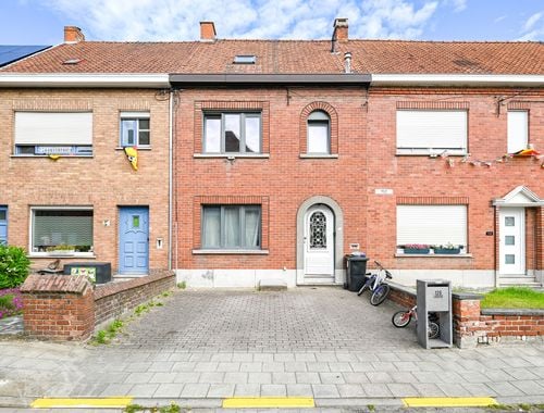                                         Maison à vendre à Harelbeke, € 225.000
