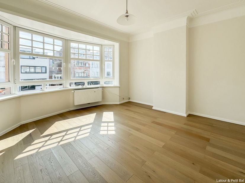 UKKEL - Ideaal gelegen in het hart van Fort Jaco, vlak bij winkels en openbaar vervoer, charmant APPARTEMENT (1slpk/1bur/1bdk) op de 1e verdieping van