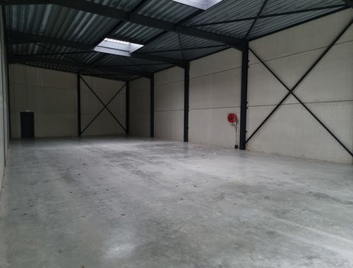                                         Bâtiment d’entreprise à louer à Broechem, € 1.850
