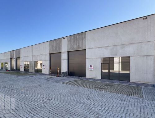                                         Bedrijfsgebouw te huur in Hekelgem, € 1.800
