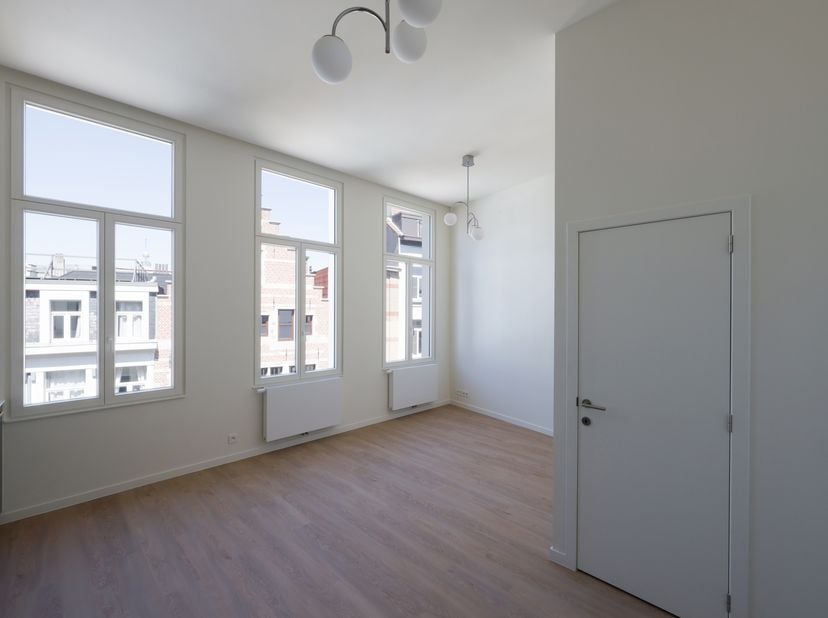 Stijlvol gerenoveerd 1-slaapkamerappartement in het hart van Antwerpen<br />
Ontdek dit prachtig gerenoveerde 1-slaapkamerappartement op een toplocati