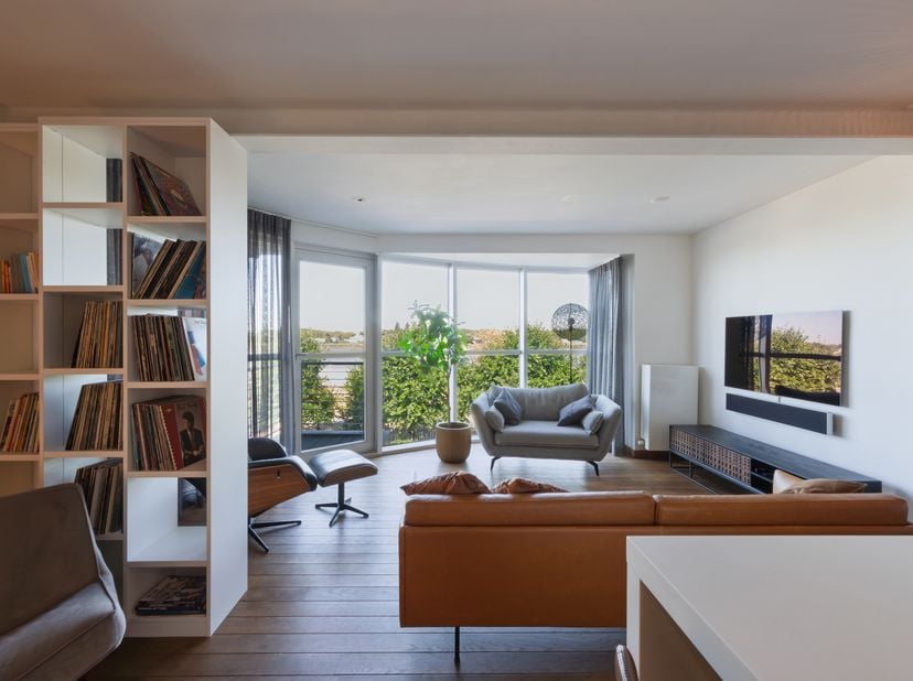 Uitstekend gelegen appartement met magnifiek zicht op de Schelde, gelegen in een kleinschalig gebouw op een toplocatie tussen het historische centrum