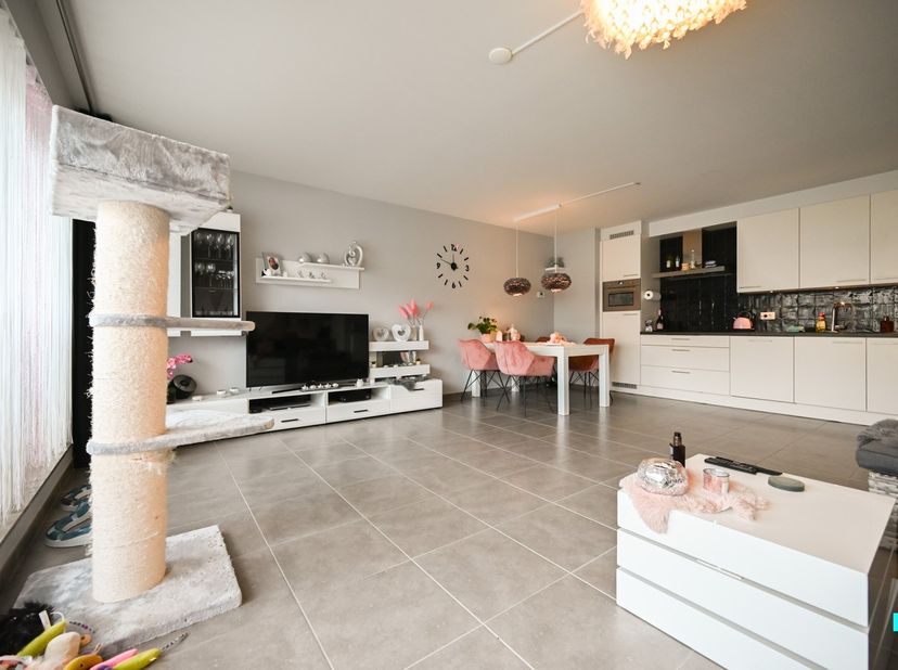 Energiezuinig tweeslaapkamer appartement (EPC A) gelegen op de eerste verdieping van residentie 'De Dageraad', uitstekend gelegen op wandelafstand van