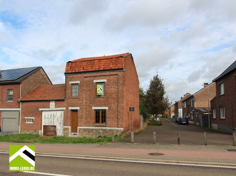 Bekijk deze eigendom rechtstreeks op de website van Immo Leroi: https://www.immo-leroi.be/pand/kopen-woning-tongeren/7341917.<br />
Deze woning is gel
