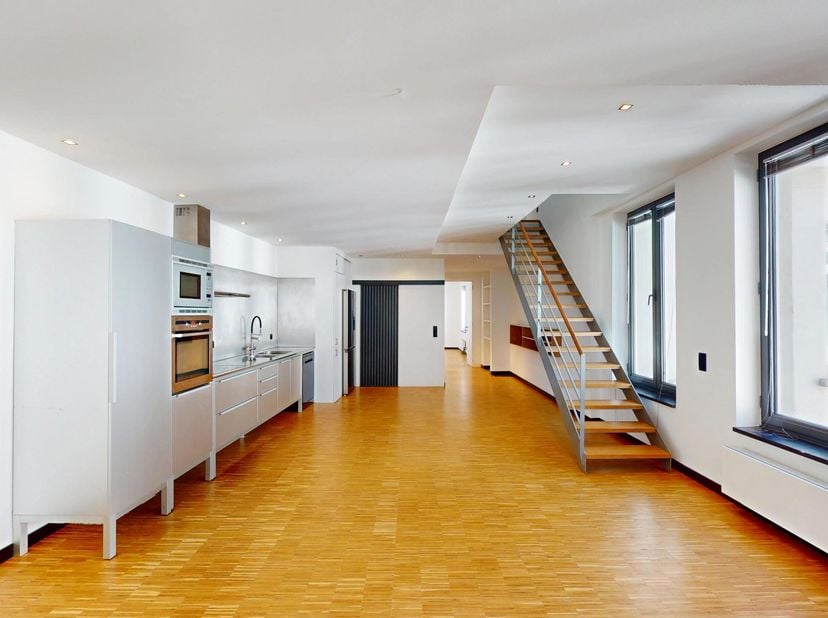 PLAN YOUR VISIT AND ENTER YOUR DETAILS VIA THE FOLLOWING LINK:<br />
https://demeester.mijnhuurprofiel.be/whise/7684780<br />
ANTWERPEN – DUPLEX APPAR