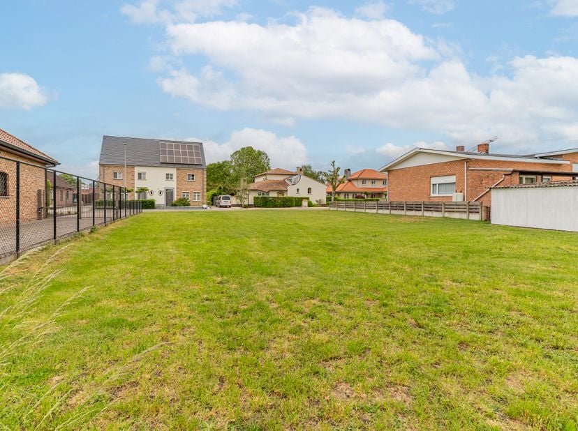 Terrain à vendre
                    à 2480 Dessel