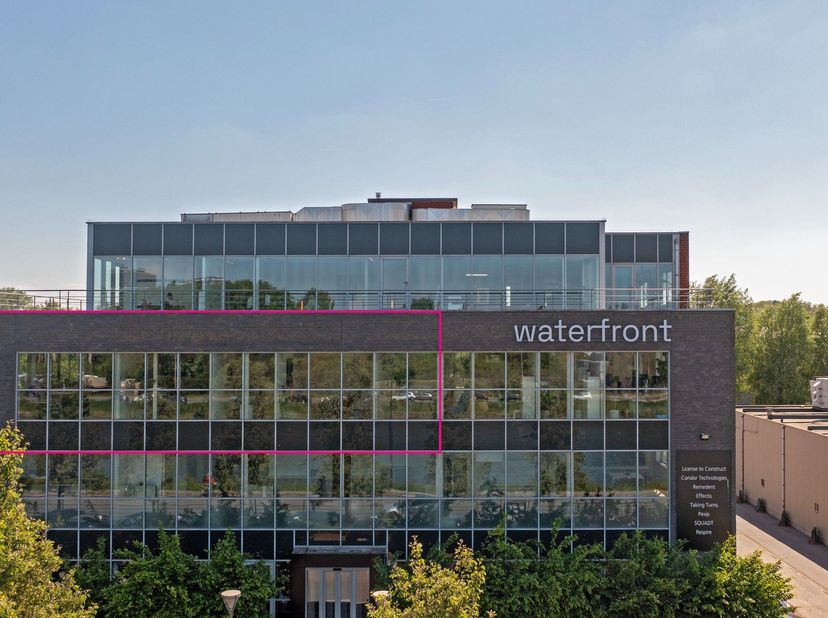 Ligging om U tegen te zeggen!<br />
<br />
Ontdek dit prachtige kantoor van 288m² (+49 m²) op een unieke locatie aan de Zuiderlaan te Gent, vlak naast