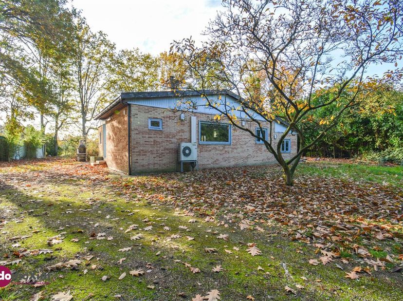 Te renoveren vakantiewoning in groene omgeving te Haacht<br />
LET OP: Domicilie is niet mogelijk!<br />
Op zoek naar een idyllisch buitenverblijf gel