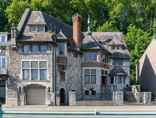                                         Herenwoning te koop in Wépion, € 925.000
