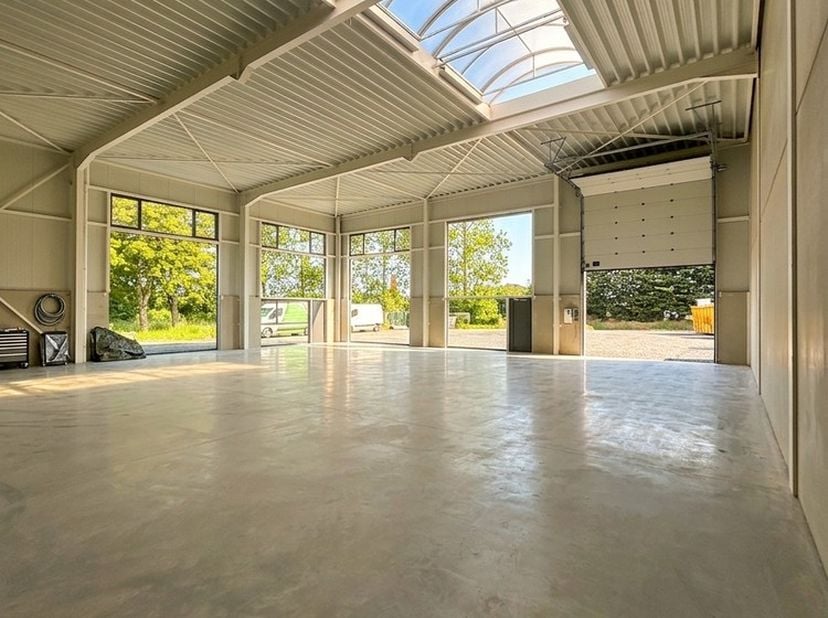 Bien professionnel à vendre
                    à 3720 Kortessem