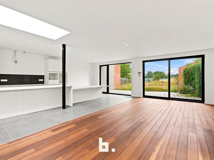 Huis te koop in Gullegemsestraat 235,
                    8880 Ledegem