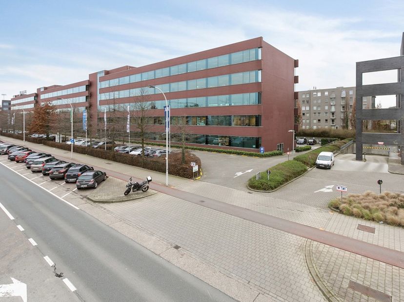 Bien professionnel à louer
                    à 2600 Berchem