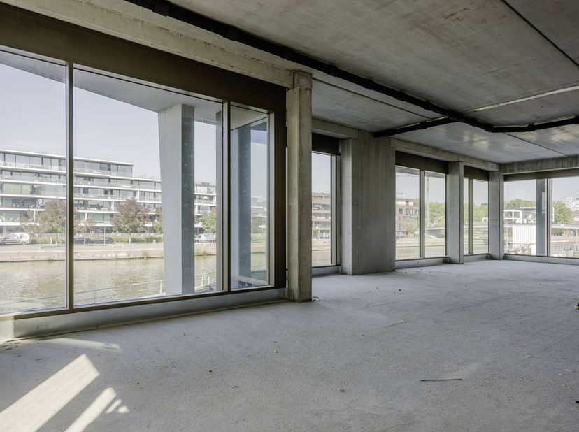 Bien professionnel à vendre à Havenkaai 1,
                    8500 Kortrijk