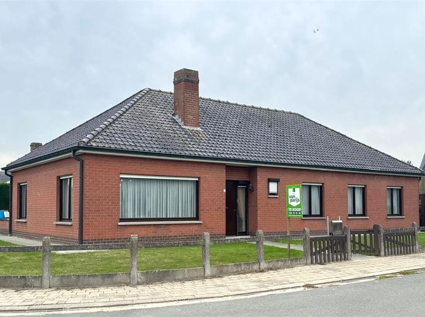 Huis te koop in Kampenhove 13,
                    8551 Heestert