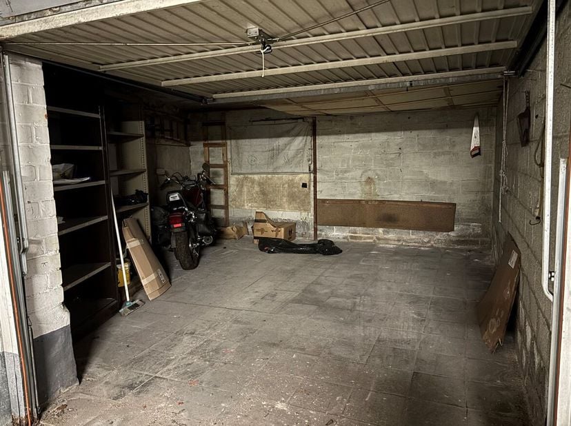 Garagebox te koop in Deurne<br />
Deze garagebox bevindt zich op de Bisschoppenhoflaan te Deurne. <br />
De box maakt deel uit van een ondergronds gar