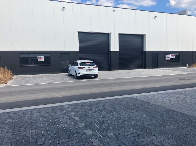 Bien professionnel à louer
                    à 2220 Heist-op-den-Berg