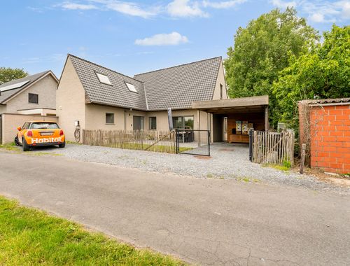                                         Maison à louer à Poperinge, € 875
