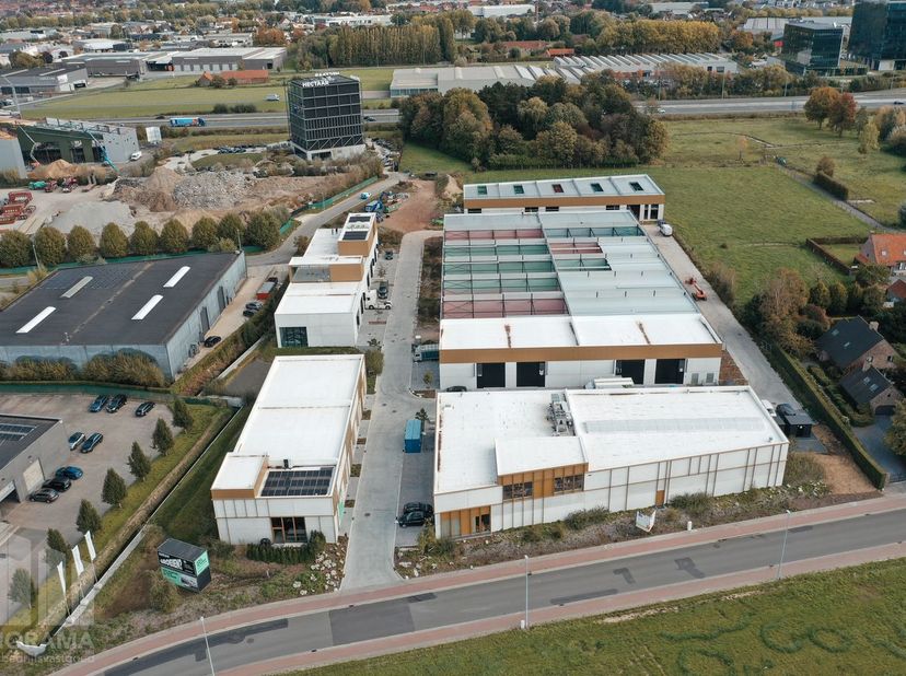 Bedrijfsvastgoed te koop in Kwadestraat 113,
                    8800 Roeselare