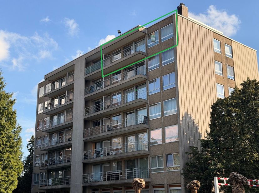 Ben je op zoek naar een comfortabel appartement waar je in alle rust kan wonen, maar toch dicht bij alles bent? Dan is dit aangename appartement op de