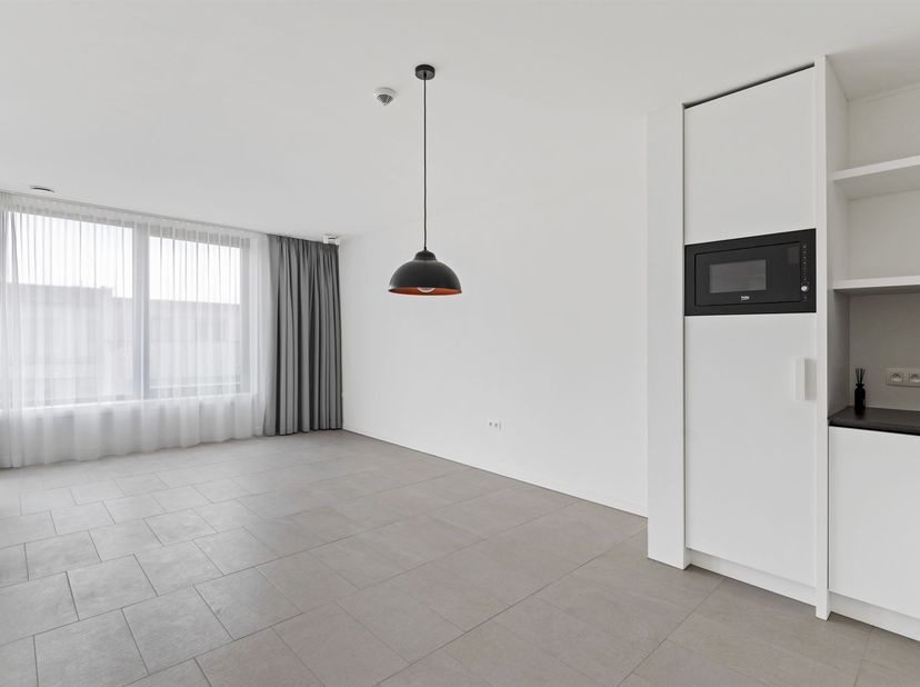 Service flat met 1 slaapkamer en terras in een prachtig nieuw complex!<br />
<br />
Ligging: Deze nieuwe serviceflat is centraal en gunstig gelegen