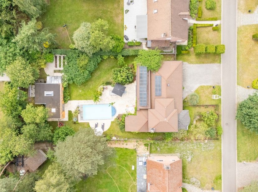 Villa espagnole exclusive avec piscine et pool house à Halle-Zoersel<br />
<br />
<br />
Dans une rue calme et résidentielle de Halle-Zoersel se trou