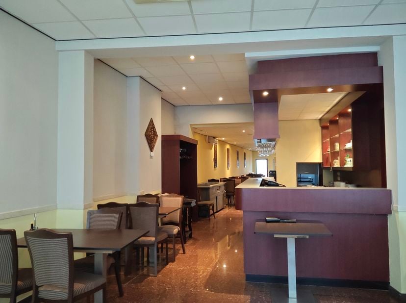 Herenhuis voor gemengd gebruik te koop! <br />
Ruimte, potentieel en charme in centrum Aarschot! Welkom in de Bogaardenlaan, in een huis vol mogelijkh