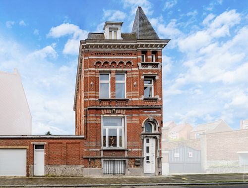                                         Maison de maître à vendre à Braine-le-Comte, € 315.000
