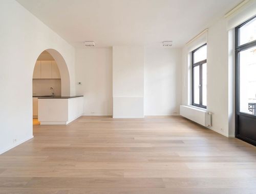                                         Appartement à louer à Ixelles, € 2.500
