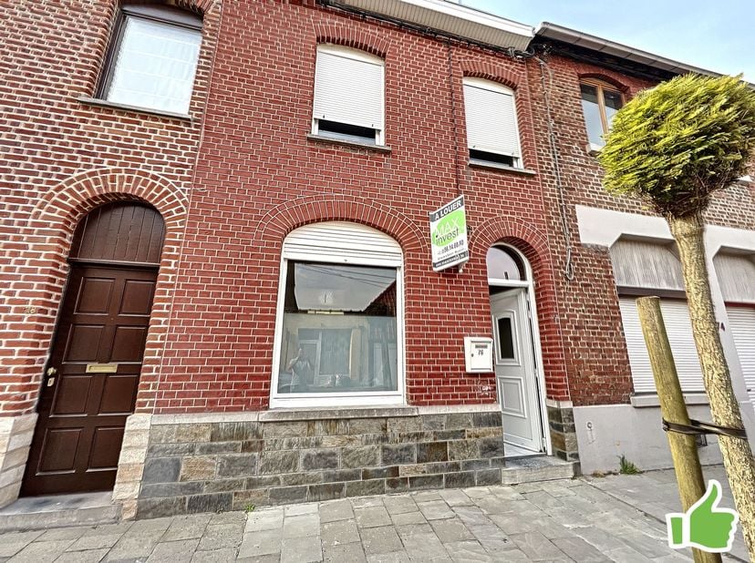 Jolie maison rénovée avec 3 chambres et un bureau, avec jardin et garage à Mouscron.<br />
<br />
Habitation très saine et spacieuse.<br />
<br />